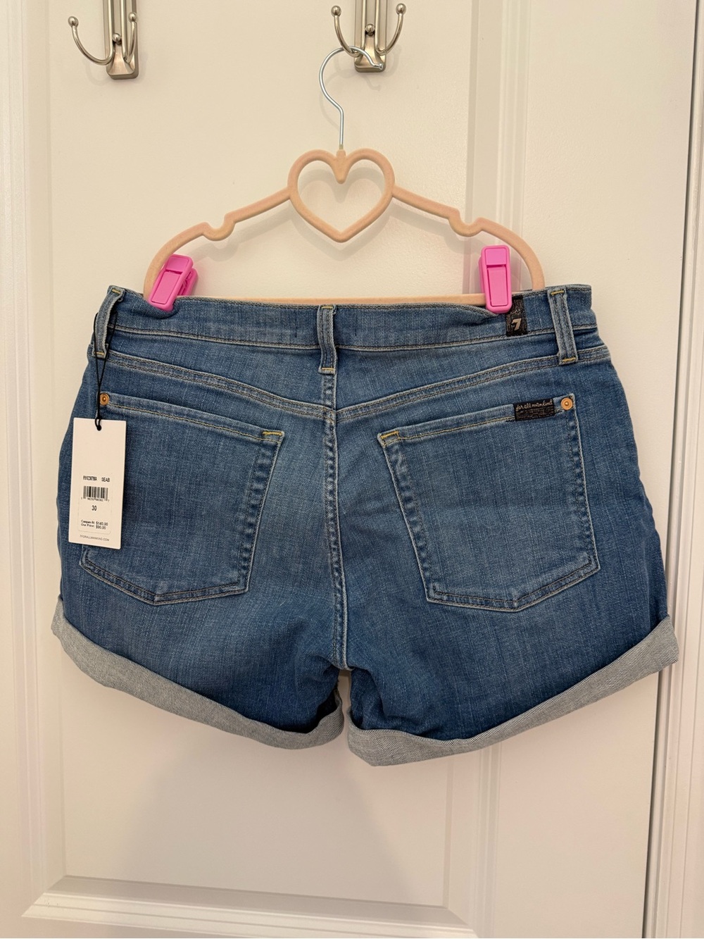 7 for all mankind Classic Mid-Wash Denim Roll-Cuff Women’s Shorts NWT Size 30 - Picture 3 of 4